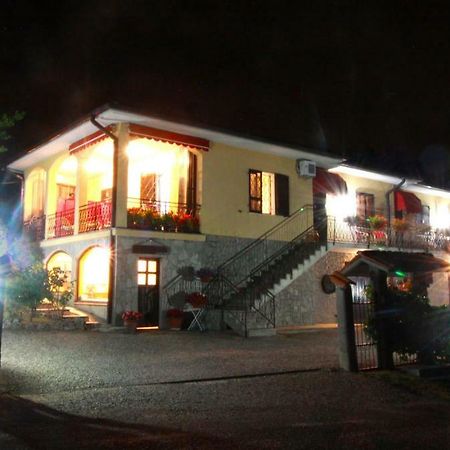 Casavacanzedezza Montecalvo Versiggia Buitenkant foto