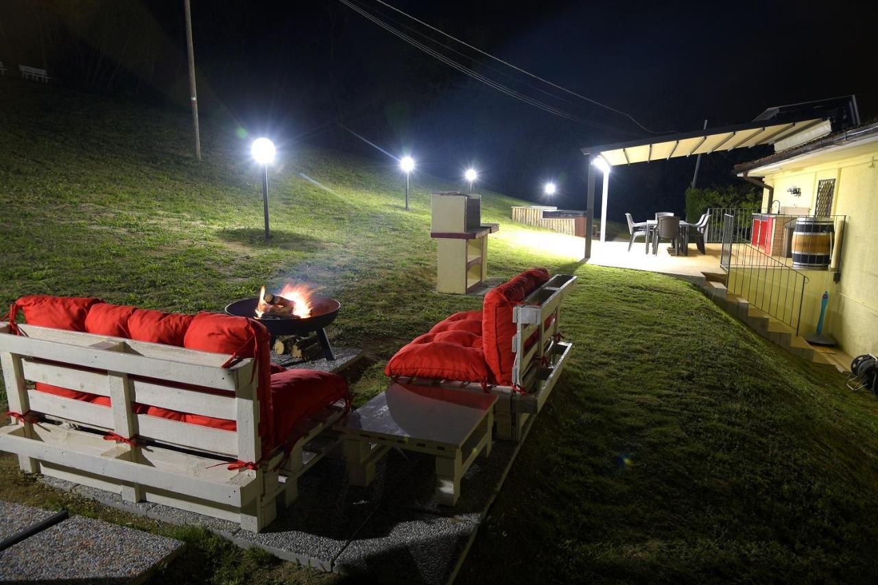 Casavacanzedezza Montecalvo Versiggia Buitenkant foto
