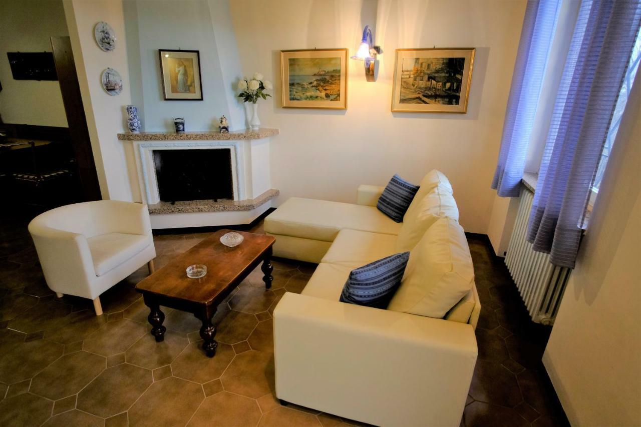 Casavacanzedezza Montecalvo Versiggia Buitenkant foto
